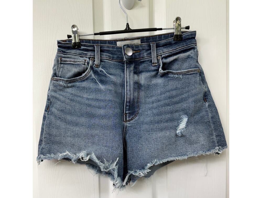Evereve The Ever Short high rise 7 inch size 24 denim cut off shorts